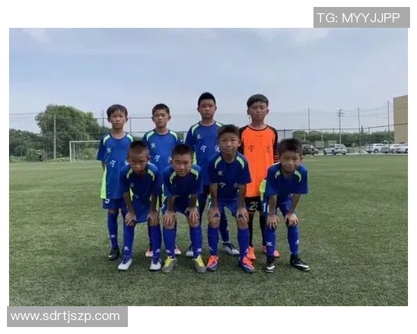 南京足球队在最新状态排行榜中荣登第八名展现出强劲实力与潜力